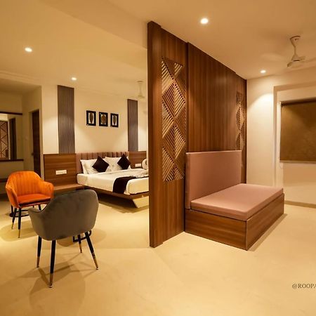 Hotel Veesons Executive Solapur Extérieur photo