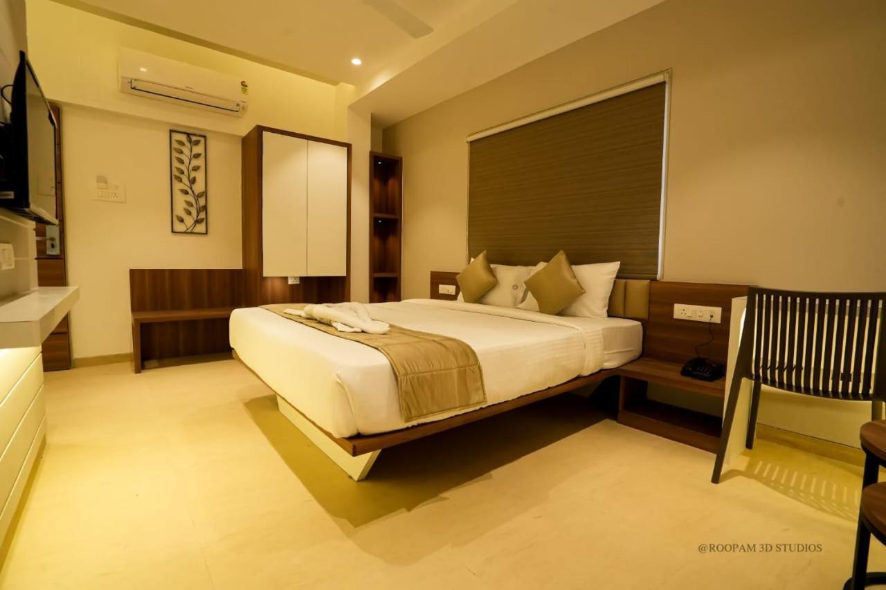 Hotel Veesons Executive Solapur Extérieur photo