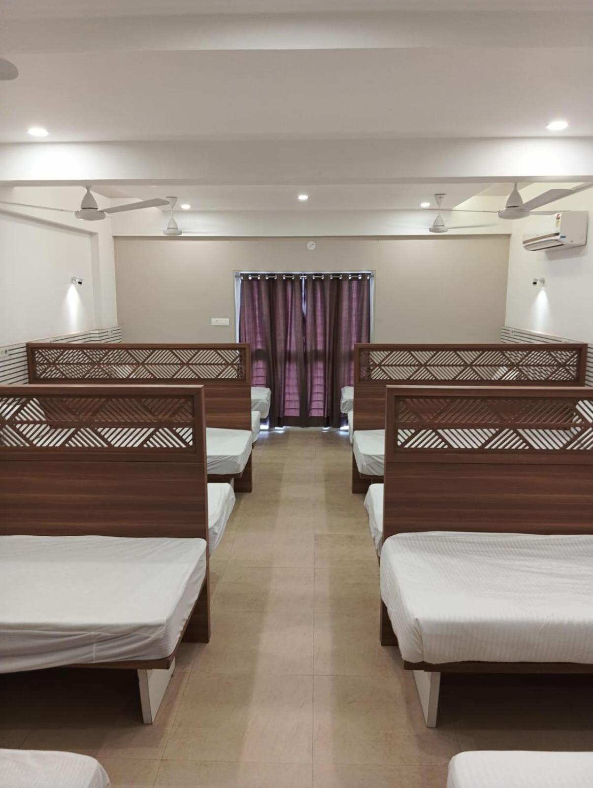 Hotel Veesons Executive Solapur Extérieur photo