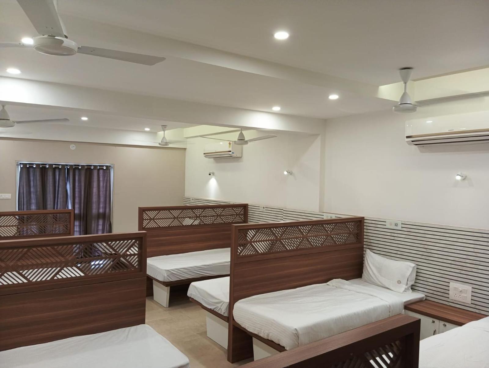 Hotel Veesons Executive Solapur Extérieur photo