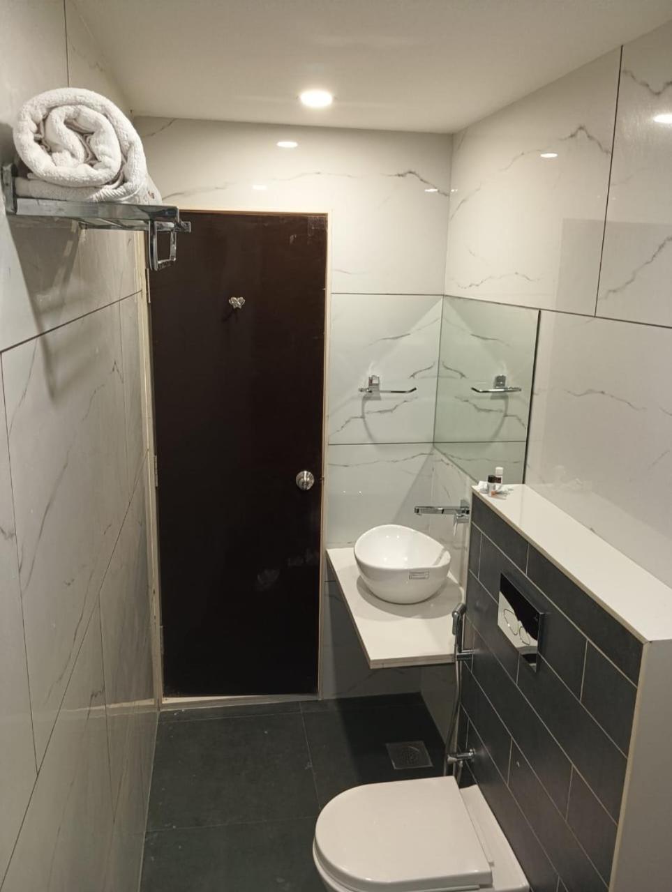 Hotel Veesons Executive Solapur Extérieur photo